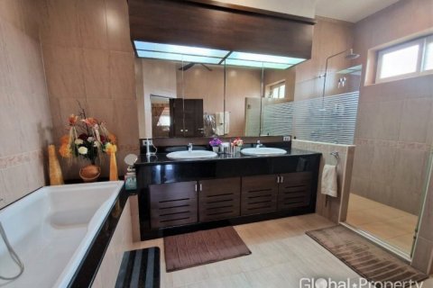 Дом в Паттайе, Таиланд с 4 спальнями  № 132369 - фото 20