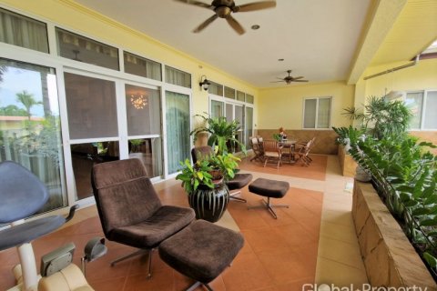 Дом в Паттайе, Таиланд с 4 спальнями  № 132369 - фото 17