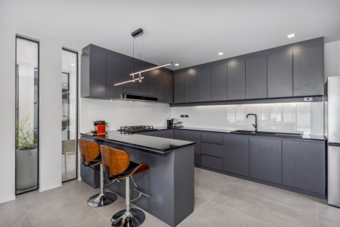 Villa in Phuket, Thailand 4 bedrooms № 125042 - photo 8