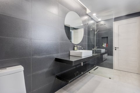 Villa in Phuket, Thailand 4 bedrooms № 125042 - photo 25