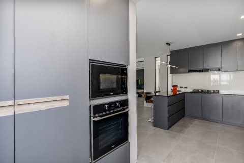 Villa in Phuket, Thailand 4 bedrooms № 125042 - photo 9