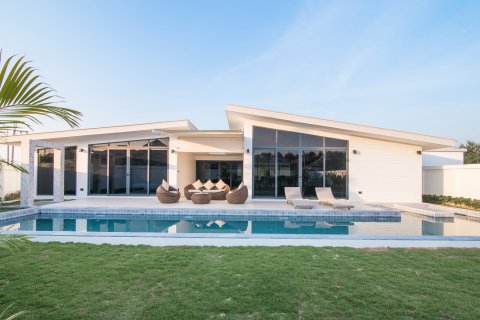 House in Hua Hin, Thailand 3 bedrooms № 125269 - photo 1
