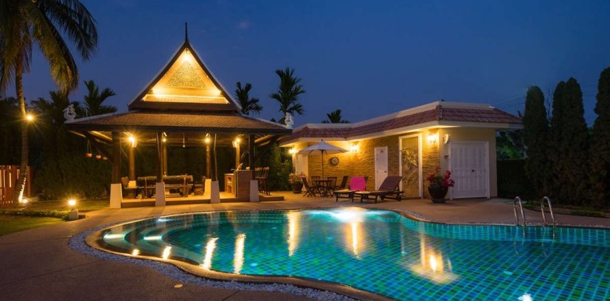 Дом в Чиангмае, Таиланд с 9 спальнями  № 126320