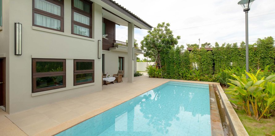 Villa in Chiang Mai, Thailand 4 bedrooms № 126322