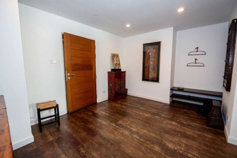 Condo in Chiang Mai, Thailand, 3 bedrooms № 126321 - photo 17