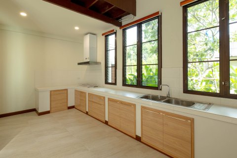 Villa in Chiang Mai, Thailand 4 bedrooms № 126323 - photo 8
