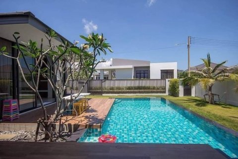 House in Hua Hin, Thailand 3 bedrooms № 125236 - photo 2