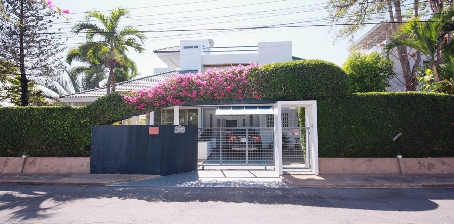 Maison à Hua Hin, Thaïlande 4 chambres № 125237