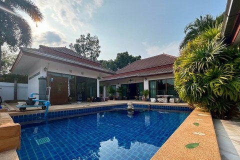 Вилла в Хуа Хине, Таиланд с 2 спальнями  № 99620 - фото 1