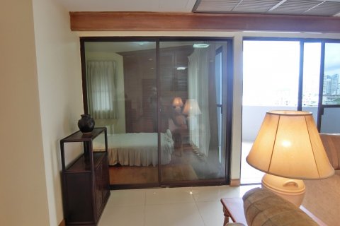 Кондоминиум с 2 спальнями в Бангкоке, Таиланд № 143604 - фото 10