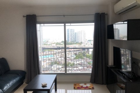 Condo in Phra Khanong, Bangkok, Thailand, 2 bedrooms  № 143607 - photo 1