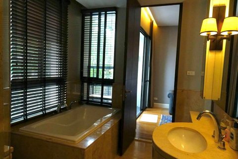 Кондоминиум с 1 спальней в Бангкоке, Таиланд № 143605 - фото 4