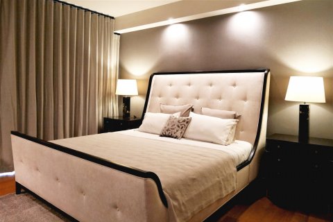 House in Phra Khanong, Bangkok, Thailand 4 bedrooms № 143606 - photo 9