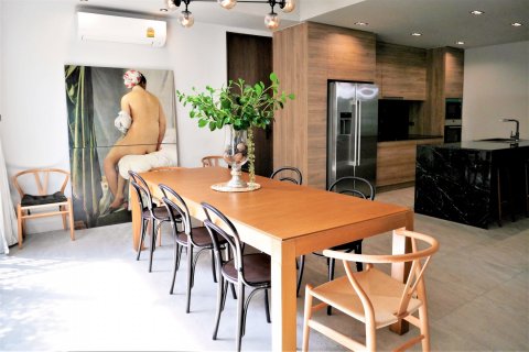 House in Phra Khanong, Bangkok, Thailand 4 bedrooms № 143606 - photo 8