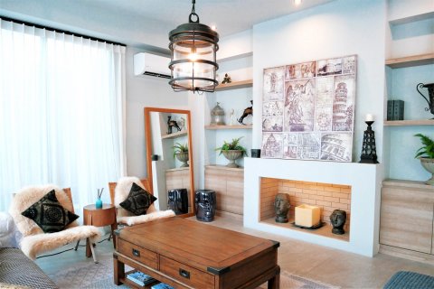 House in Phra Khanong, Bangkok, Thailand 4 bedrooms № 143606 - photo 5