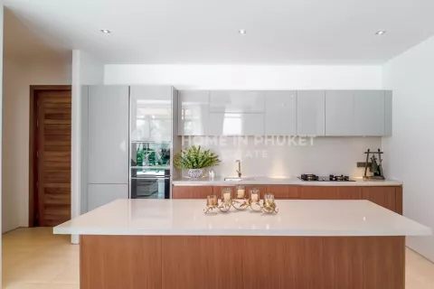 House in Phuket, Thailand 3 bedrooms № 131880 - photo 12