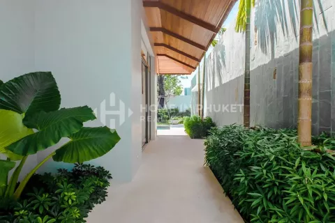 House in Phuket, Thailand 3 bedrooms № 131880 - photo 30