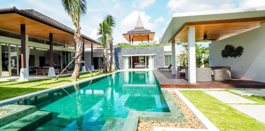 Villa à Phuket, Thaïlande 4 chambres № 107329