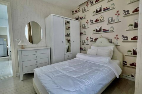 Condo in Huai Khwang, Bangkok, Thailand, 2 bedrooms  № 101896 - photo 9