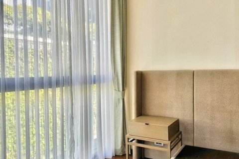 Condo in Bangkok, Thailand, 2 bedrooms  № 115764 - photo 2