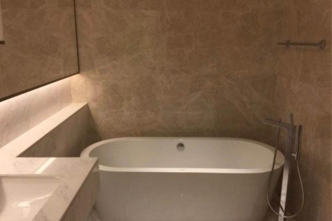 Condo in Pathum Wan, Bangkok, Thailand, 2 bedrooms  № 123607 - photo 18