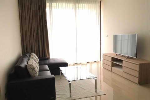 Condo in Pathum Wan, Bangkok, Thailand, 2 bedrooms  № 123607 - photo 1