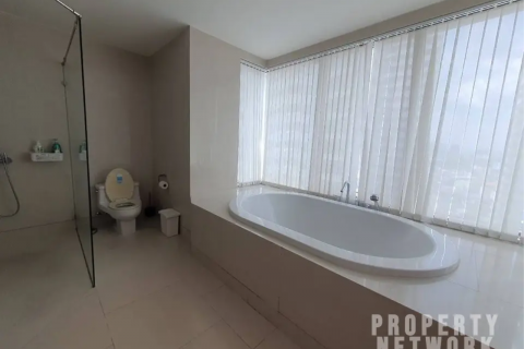 Condo in Khlong Toei, Bangkok, Thailand, 3 bedrooms  № 123604 - photo 21