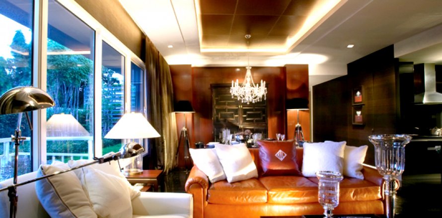 Condo in Khlong Toei, Bangkok, Thailand, 3 bedrooms  № 123604