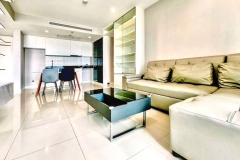 Condo in Bangkok, Thailand, 2 bedrooms  № 119593 - photo 4