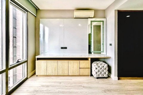 Condo in Bangkok, Thailand, 2 bedrooms  № 119593 - photo 5
