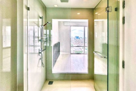 Condo in Bangkok, Thailand, 2 bedrooms  № 119593 - photo 8