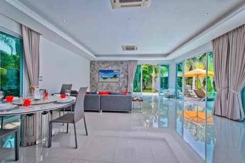 Villa in Bang Lamung, Thailand 3 bedrooms № 119439 - photo 7