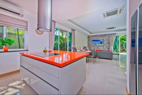 Villa in Bang Lamung, Thailand 3 bedrooms № 119439 - photo 8