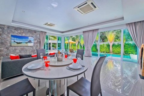 Villa in Bang Lamung, Thailand 3 bedrooms № 119439 - photo 6