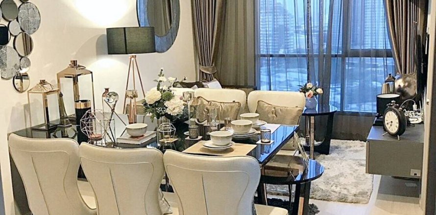 Condo à Phra Khanong, Bangkok, Thaïlande, 2 chambres  № 86472