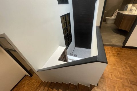 Propriété commerciale à Bangkok, Thaïlande 250 m2 № 105166 - photo 9