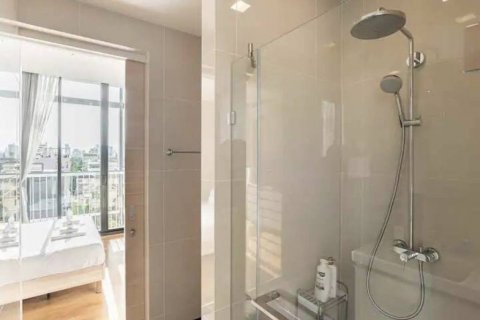 Кондоминиум с 2 спальнями в Бангкоке, Таиланд № 105164 - фото 10