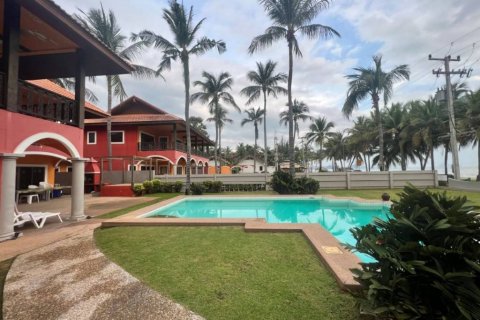 Villa in Sam Roi Yot, Thailand 4 bedrooms № 116097 - photo 6