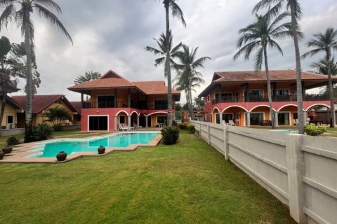 Villa in Sam Roi Yot, Thailand 4 bedrooms № 116097 - photo 10