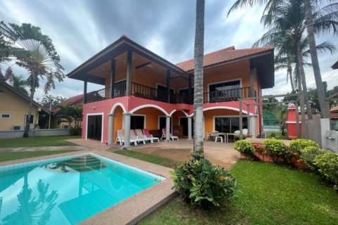 Villa in Sam Roi Yot, Thailand 4 bedrooms № 116097 - photo 7