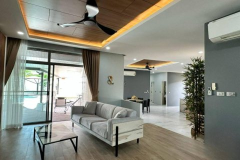 Villa in Phuket, Thailand 4 bedrooms № 116096 - photo 2