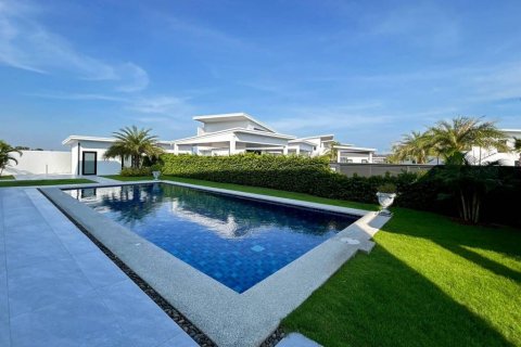 Вилла в Ча-аме, Таиланд с 4 спальнями  № 86828 - фото 5