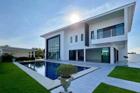 Вилла в Ча-аме, Таиланд с 4 спальнями  № 86828 - фото 1