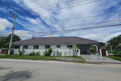 House in Hua Hin, Thailand 5 bedrooms № 144407 - photo 3