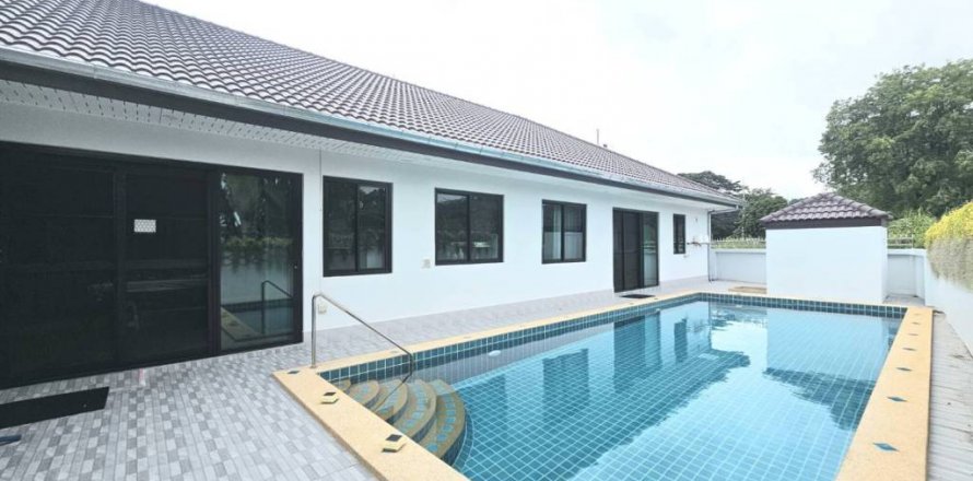 House in Hua Hin, Thailand 5 bedrooms № 144407