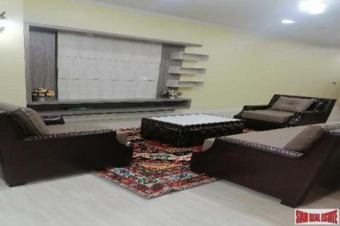 Квартира в Бангкоке, Таиланд с 2 спальнями  № 125650 - фото 3