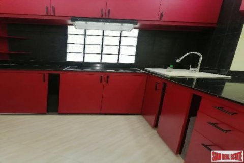 Квартира в Бангкоке, Таиланд с 2 спальнями  № 125650 - фото 7