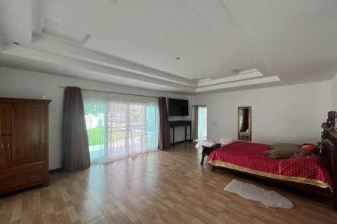 Villa in Hua Hin, Thailand 5 bedrooms № 104898 - photo 8