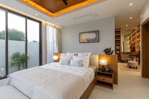 Villa in Phuket, Thailand 3 bedrooms № 74476 - photo 9