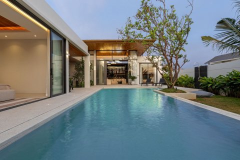 Villa in Phuket, Thailand 3 bedrooms № 74476 - photo 4